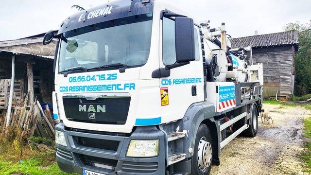 Les étapes d'une vidange de fosse septique à Francs